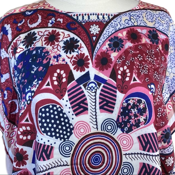 Paparazzi Abstract and Multicolored Print Cap Sleeve Knit Tunic. Size S - Picture 6 of 11